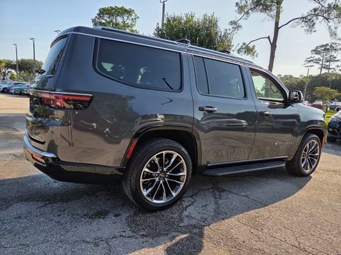 Used 2022 Jeep Wagoneer Series II w/ Convenience Group I AWD/4WD image 7