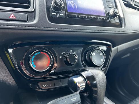 Used 2021 Honda HR-V LX image 20