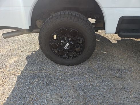 Used 2023 Ford F250 XLT w/ Black Appearance Package AWD/4WD image 15