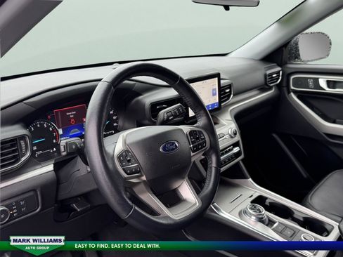 Used 2022 Ford Explorer XLT w/ Equipment Group 202A image 19