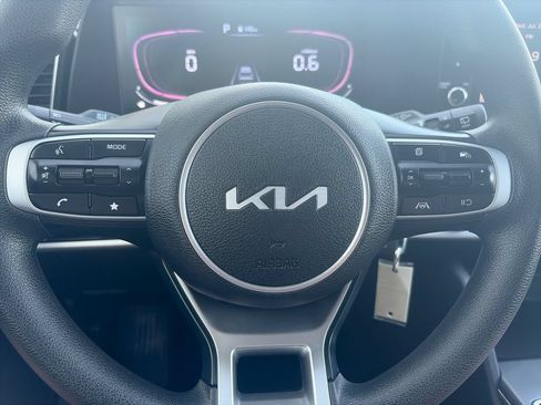 Used 2024 Kia Sportage LX AWD/4WD image 25