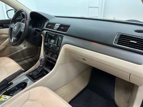 Used 2014 Volkswagen Passat 1.8T SE image 25