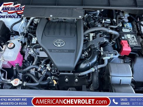 Used 2023 Toyota Highlander XLE FWD image 25