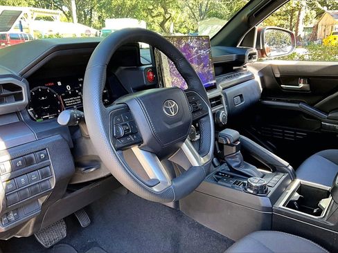 Used 2025 Toyota Tacoma TRD Off-Road image 14