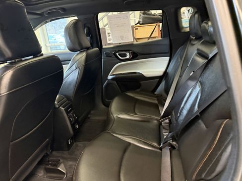 Used 2024 Jeep Compass Limited w/ Sun and Sound Group image 17