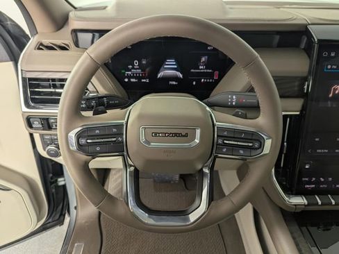 Used 2025 GMC Yukon Denali w/ Sun & Power Step Package image 13