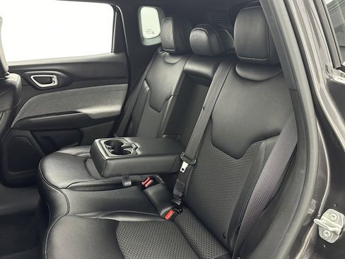 Used 2024 Jeep Compass Latitude w/ Altitude Special Edition image 25