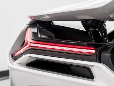 Used 2025 Lamborghini Revuelto image 52