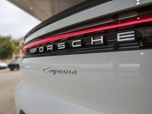 Certified 2026 Porsche Cayenne Coupe AWD/4WD image 13