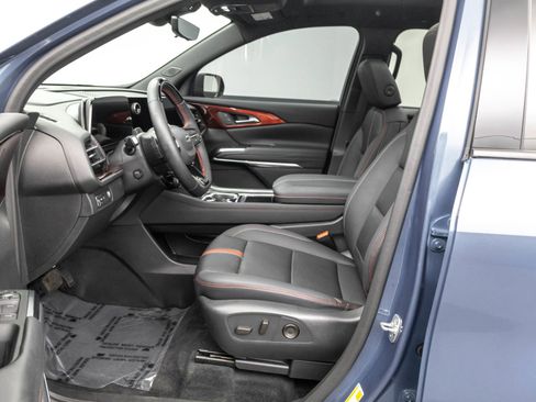 Used 2024 Chevrolet Traverse RS image 6