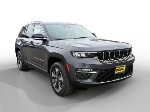 Used 2022 Jeep Grand Cherokee Limited 4xe image 7