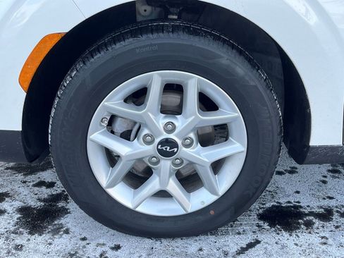 Used 2025 Kia Soul LX w/ LX Technology Package image 25