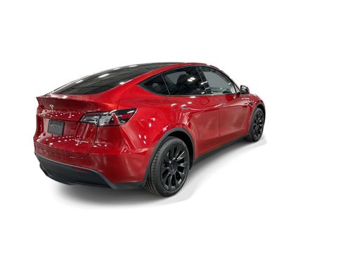 Certified 2023 Tesla Model Y AWD image 6