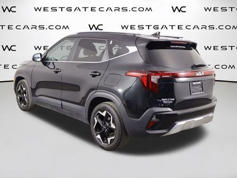 Used 2024 Kia Seltos EX FWD image 45