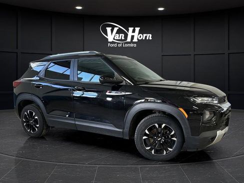 Used 2022 Chevrolet TrailBlazer LT w/ Convenience Package image 1