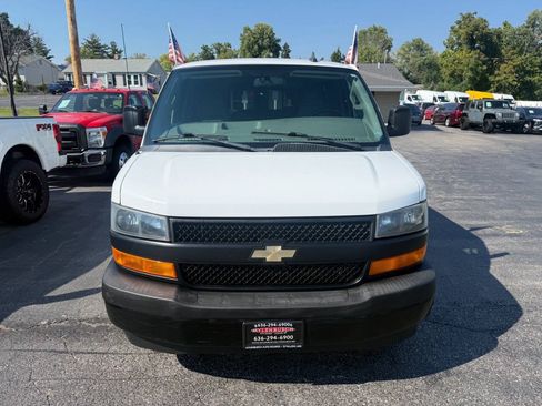Used 2019 Chevrolet Express 3500 LS RWD image 3