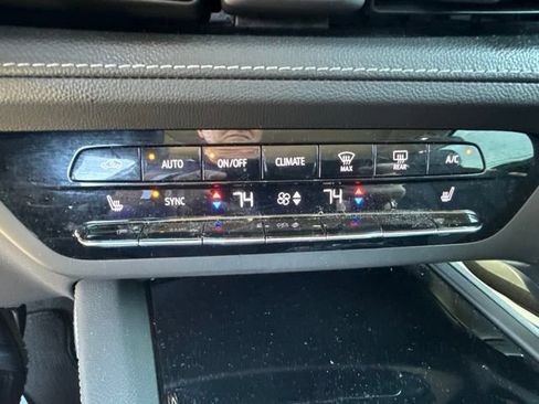 Used 2023 Buick Envision Essence w/ Sport Touring Package FWD image 16