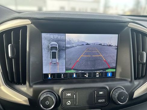 Used 2024 GMC Terrain Denali w/ Black Diamond Edition image 25