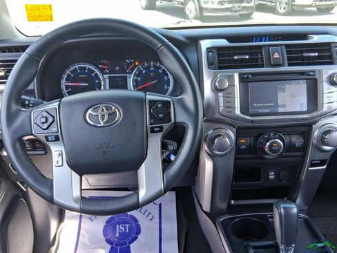 Used 2017 Toyota 4Runner SR5 Premium RWD image 14