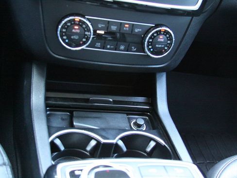 Used 2018 Mercedes-Benz GLS 550 4MATIC w/ Driver Assistance Package image 31