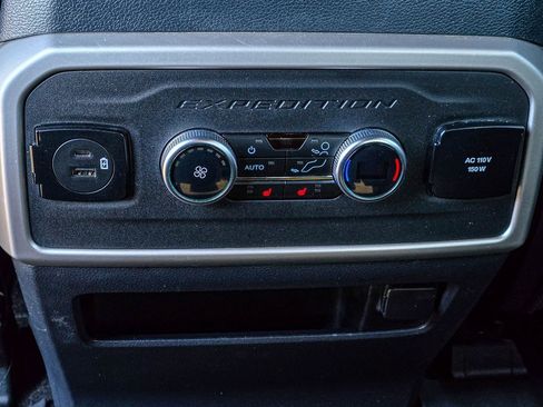 Used 2023 Ford Expedition Limited image 31