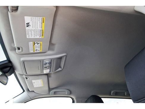 Used 2025 Nissan Frontier SV w/ SV Convenience Package RWD image 29