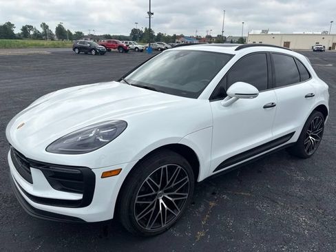 Used 2023 Porsche Macan AWD/4WD image 1