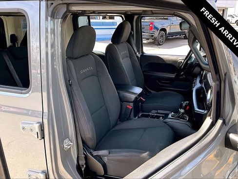 Used 2020 Jeep Wrangler Unlimited Sahara image 26