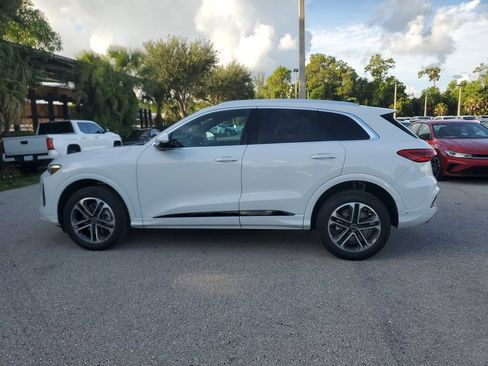 Certified 2025 Audi Q5 Premium Plus w/ Premium Plus AWD/4WD image 8
