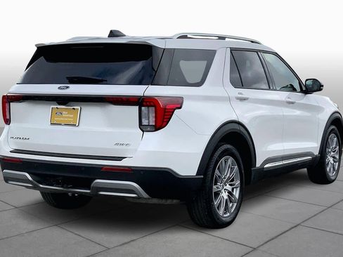 Certified 2025 Ford Explorer Platinum image 13