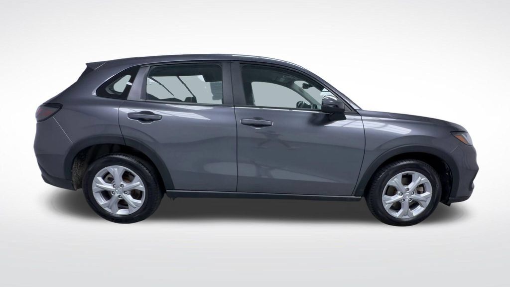 Used 2023 Honda HR-V LX image 9