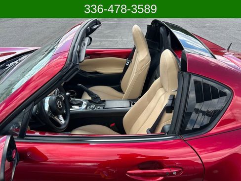 Used 2019 MAZDA MX-5 Miata RF Grand Touring RWD image 21