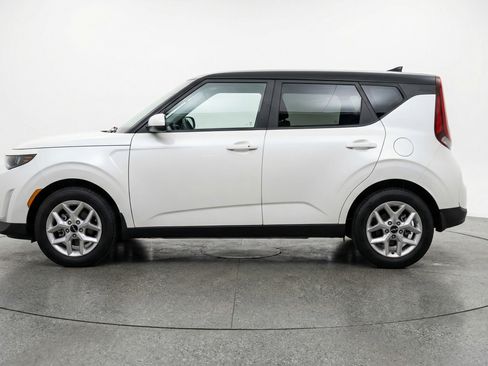 Used 2025 Kia Soul LX w/ LX Technology Package image 5