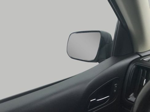 Used 2018 Chevrolet Colorado LT image 16