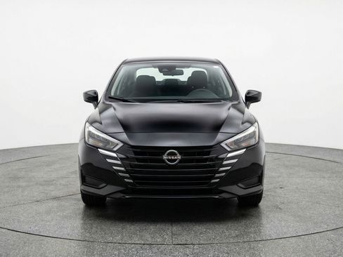 Used 2025 Nissan Versa SV image 2