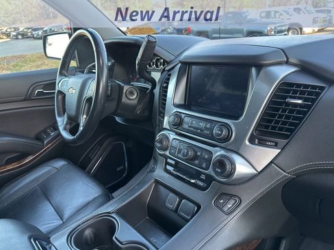 Used 2020 Chevrolet Suburban LT image 6
