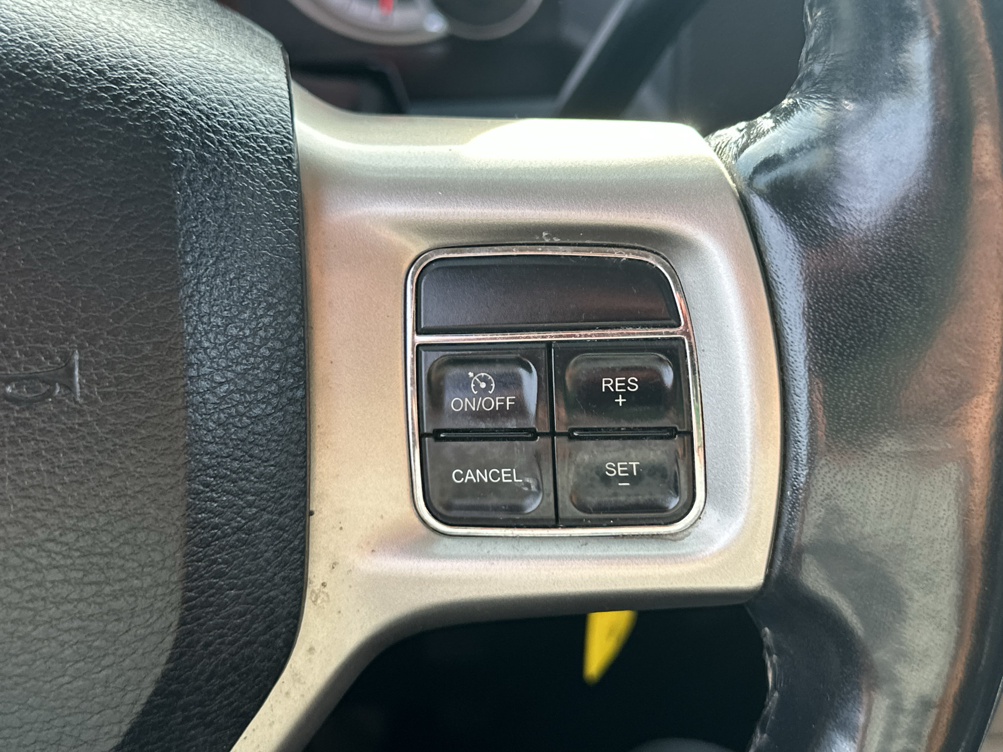 Used 2014 RAM 3500 Laramie w/ Convenience Group AWD/4WD image 11