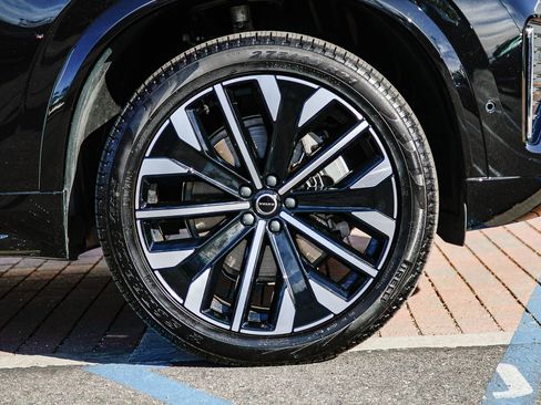 Certified 2026 Volvo XC90 B6 Plus w/ Protection Package AWD/4WD image 11