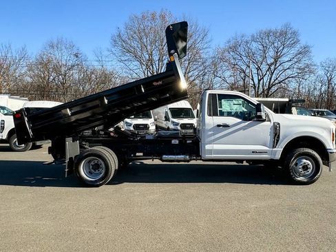 Used 2024 Ford F350 XLT image 2