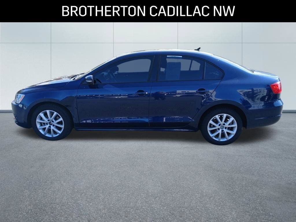 Used 2012 Volkswagen Jetta SE FWD image 2