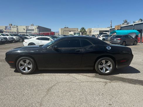 Used 2015 Dodge Challenger SXT w/ Driver Convenience Group image 2