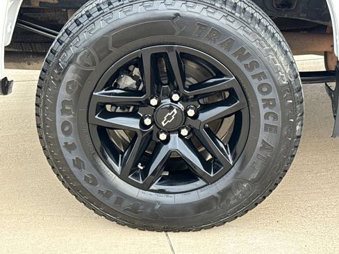 Used 2020 Chevrolet Silverado 1500 Custom w/ Custom Value Package RWD image 9