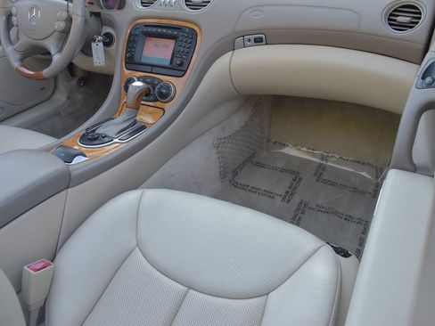 Used 2004 Mercedes-Benz SL 500 w/ Comfort Pkg image 26
