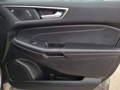 Used 2024 Ford Edge Titanium image 7