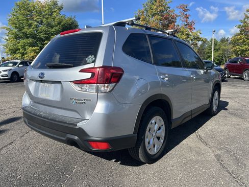 Used 2019 Subaru Forester w/ Alloy Wheel Package AWD/4WD image 4
