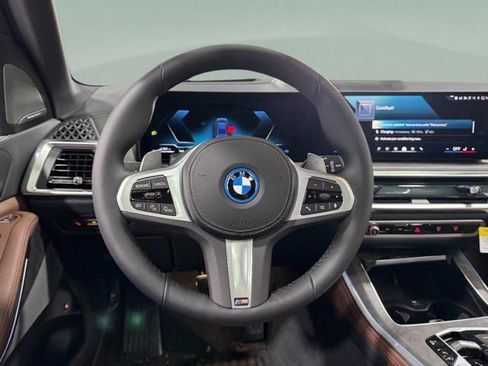 Used 2026 BMW X5 xDrive50e w/ M Sport Package AWD/4WD image 16