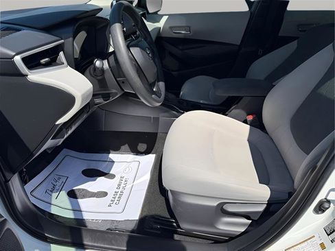 Used 2021 Toyota Corolla LE FWD image 16