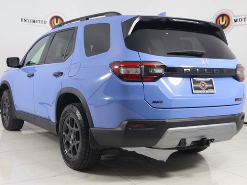 Used 2023 Honda Pilot TrailSport image 4