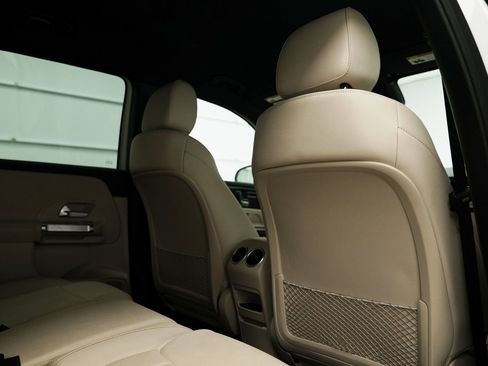 Used 2025 Mercedes-Benz GLB 250 GLB 250 image 30