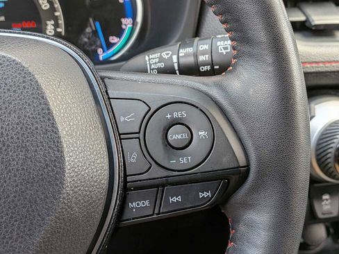 Used 2022 Toyota RAV4 SE w/ Weather & Moonroof Package AWD/4WD image 22